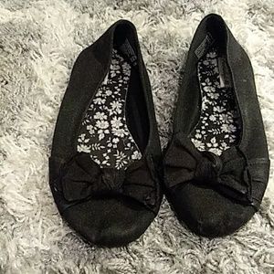 Black velvet loafer with bow